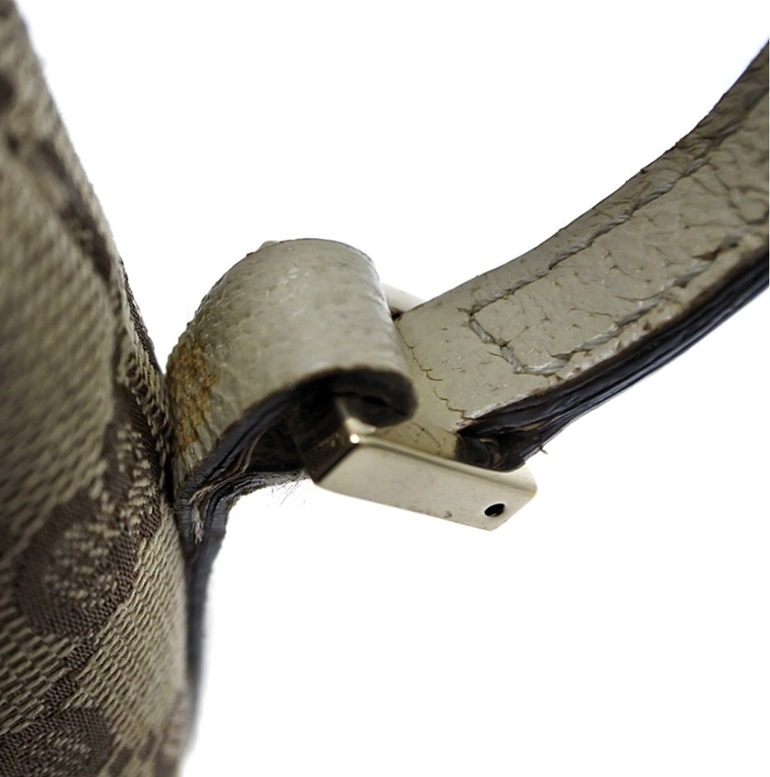 Gucci Boat Bag Beige