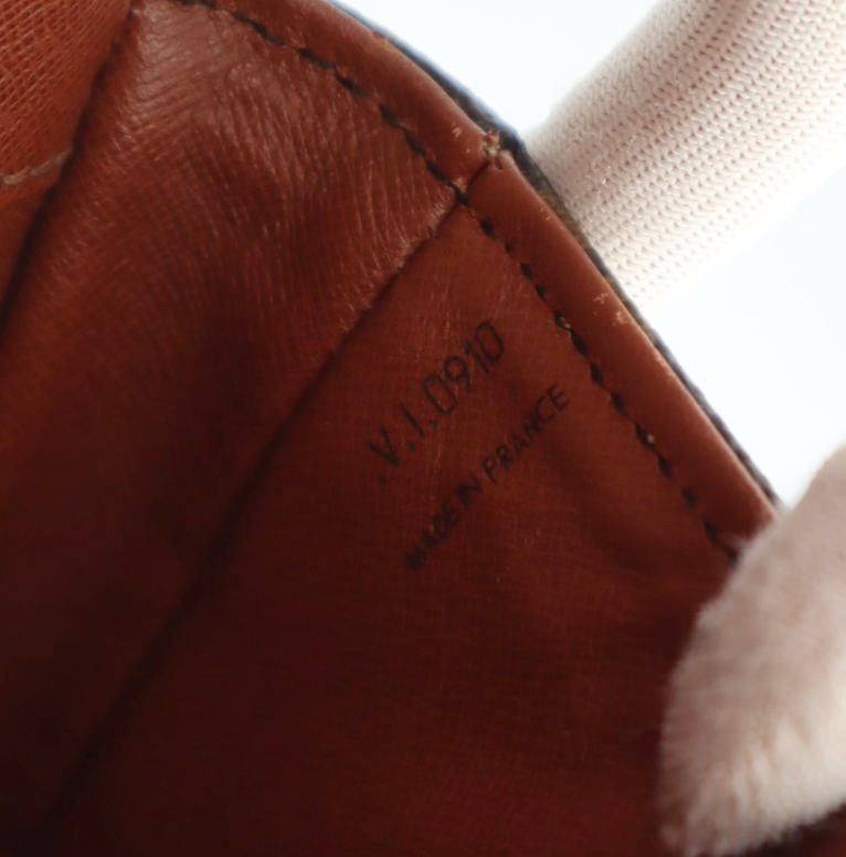 Louis Vuitton Chantilly